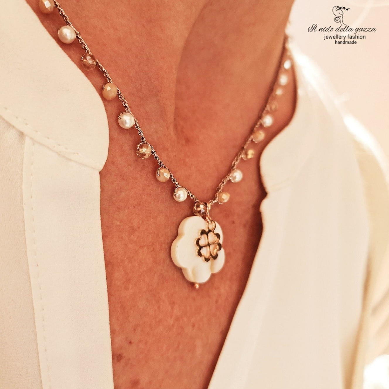 Girocollo Crochet Bloom