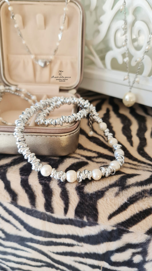 Girocollo nodini con perle di acqua dolce