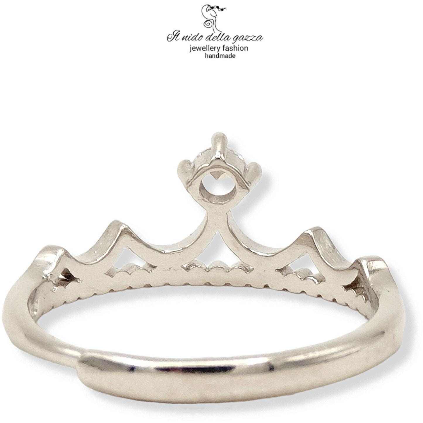Queen ring